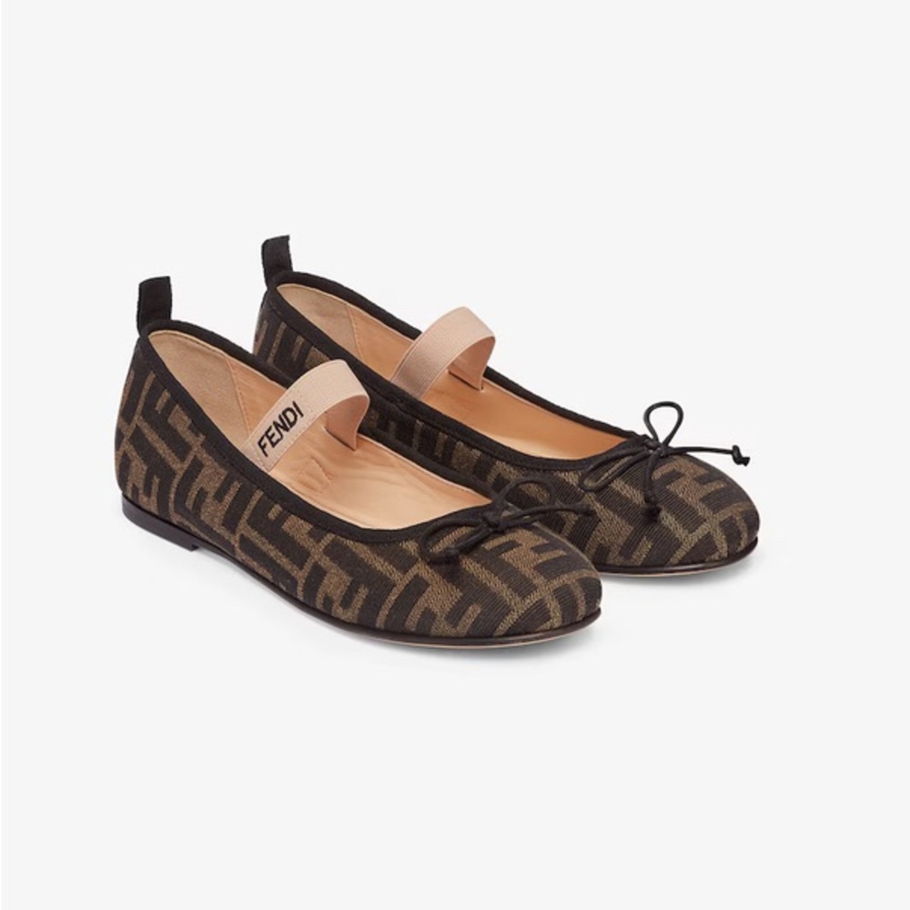 Fendi brand new shoes size 35 new in box